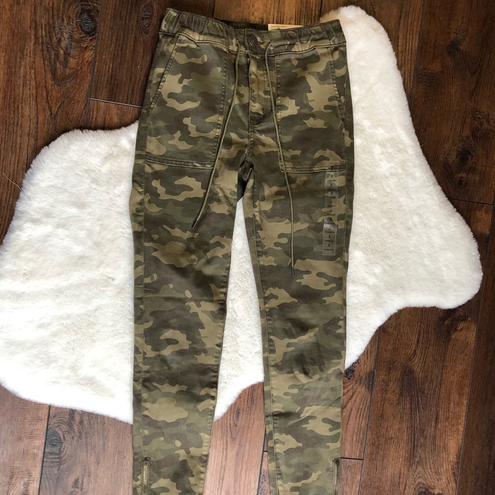 American eagle joggers